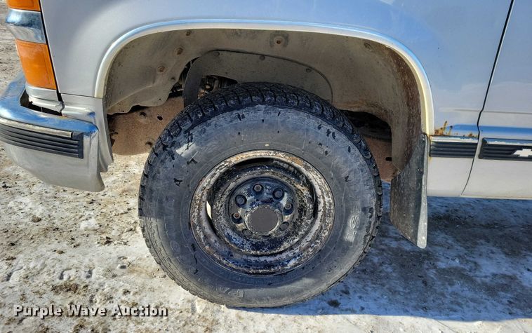 image for item NO9816 1997 Chevrolet C2500 pickup truck