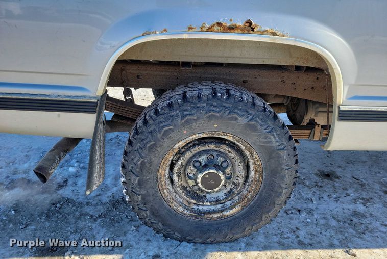 image for item NO9816 1997 Chevrolet C2500 pickup truck