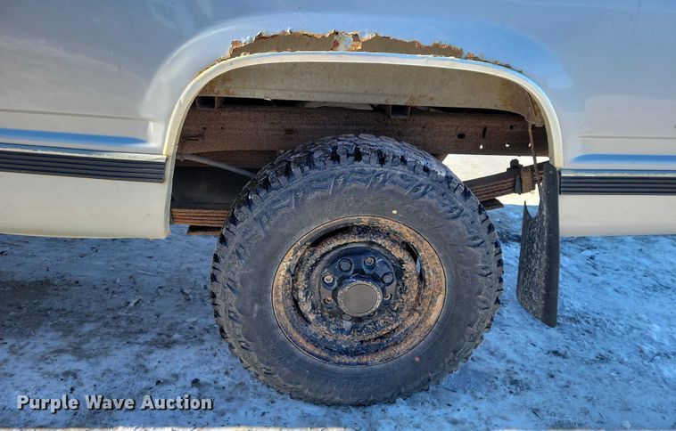 image for item NO9816 1997 Chevrolet C2500 pickup truck