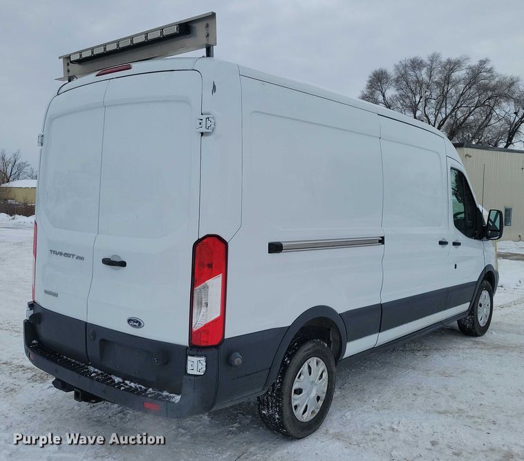 image for item NO9833 2016 Ford Transit 250 van