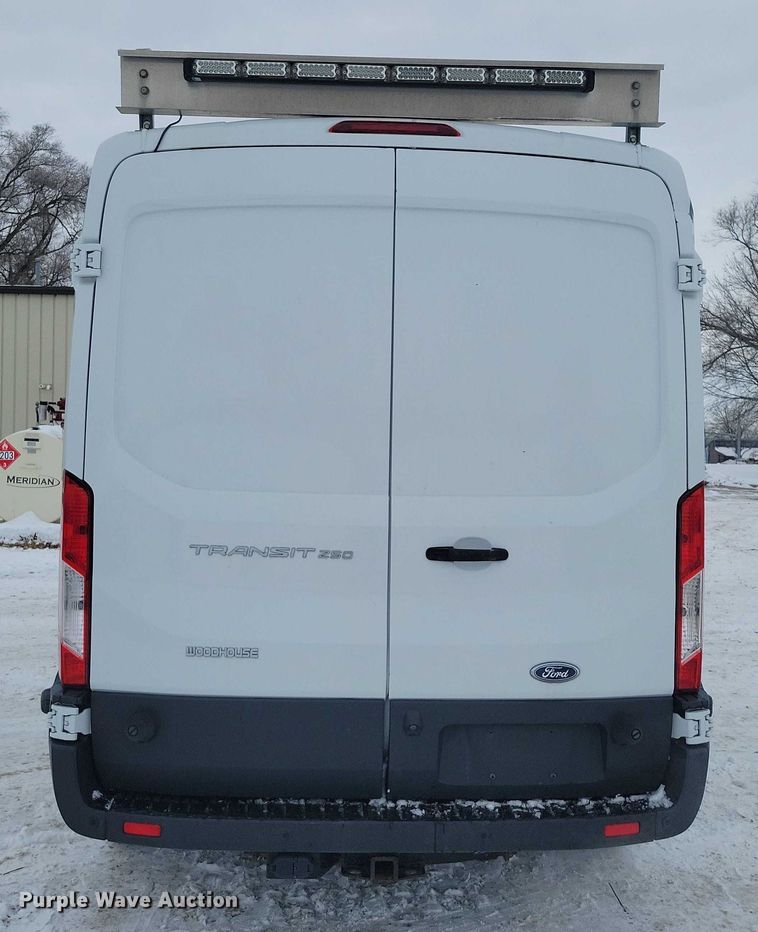 image for item NO9833 2016 Ford Transit 250 van