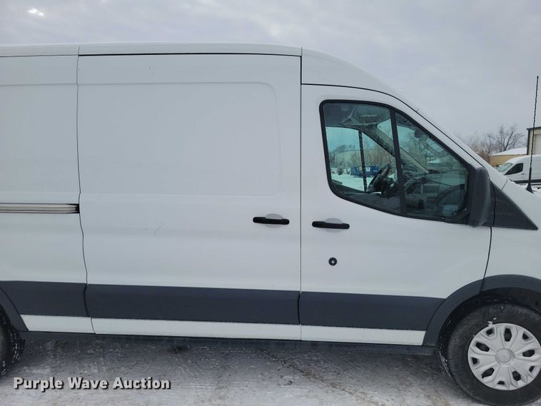 image for item NO9833 2016 Ford Transit 250 van