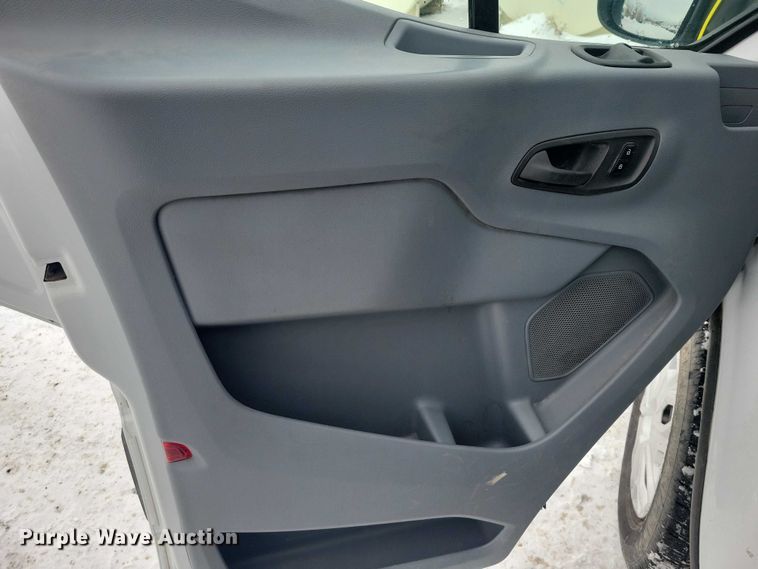 image for item NO9833 2016 Ford Transit 250 van