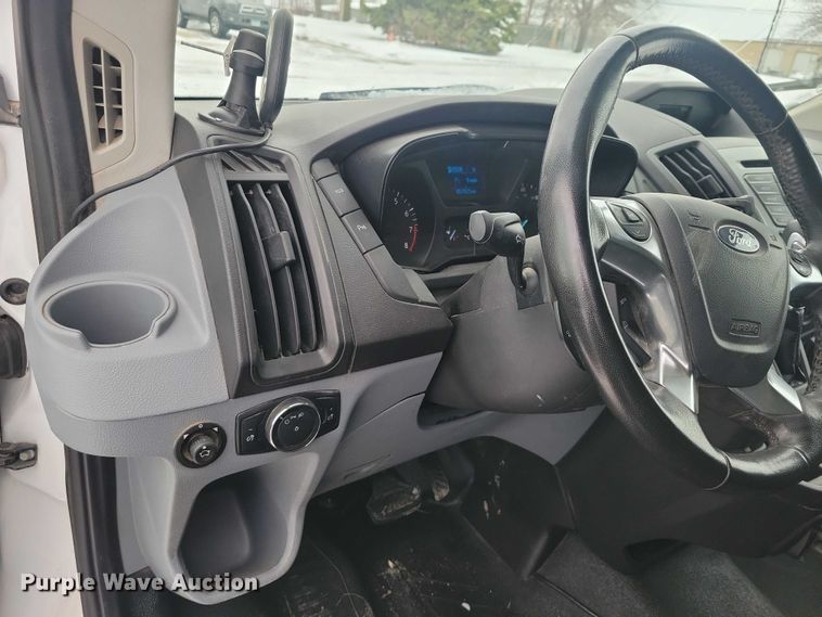 image for item NO9833 2016 Ford Transit 250 van