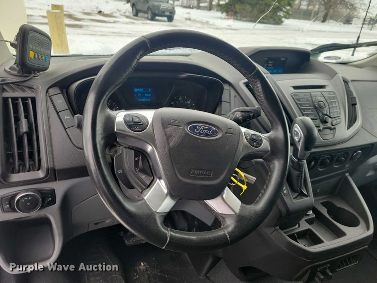 image for item NO9833 2016 Ford Transit 250 van