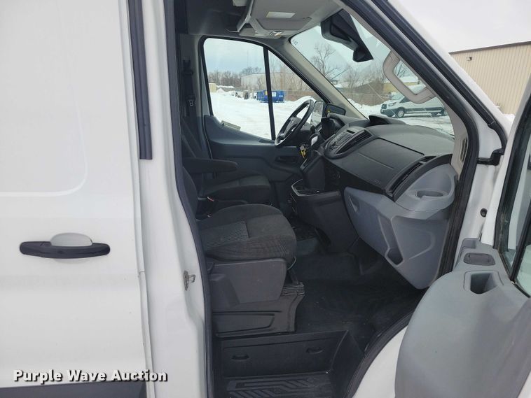 image for item NO9833 2016 Ford Transit 250 van