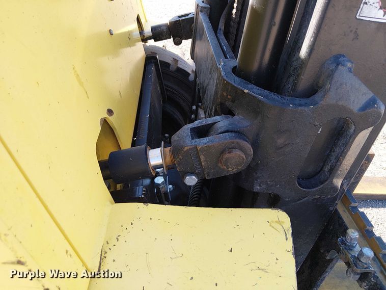 image for item NU9758 1997 Hyster H60XM forklift