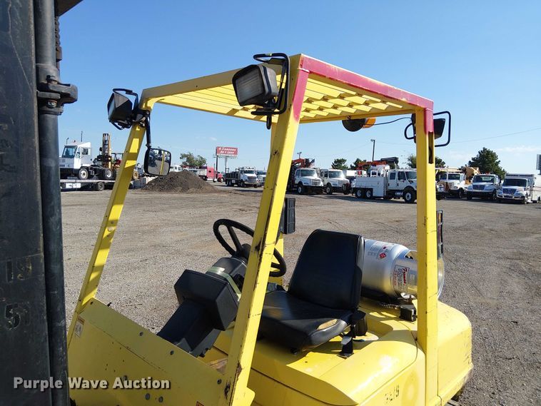 image for item NU9758 1997 Hyster H60XM forklift