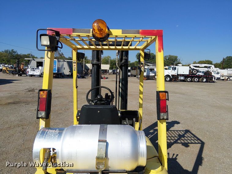 image for item NU9758 1997 Hyster H60XM forklift