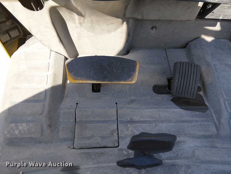 image for item NU9758 1997 Hyster H60XM forklift