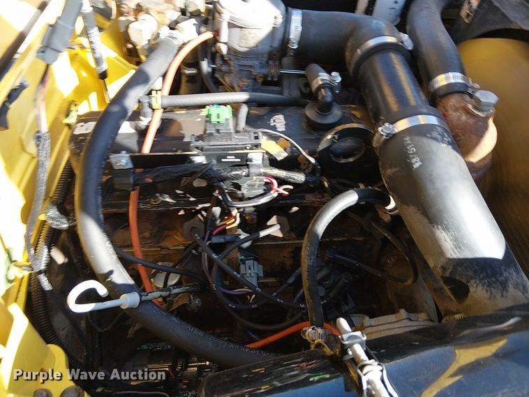 image for item NU9758 1997 Hyster H60XM forklift