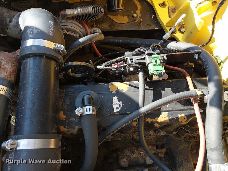 image for item NU9758 1997 Hyster H60XM forklift