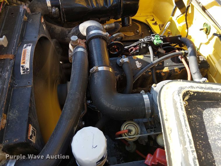 image for item NU9758 1997 Hyster H60XM forklift