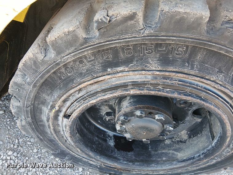 image for item NU9758 1997 Hyster H60XM forklift