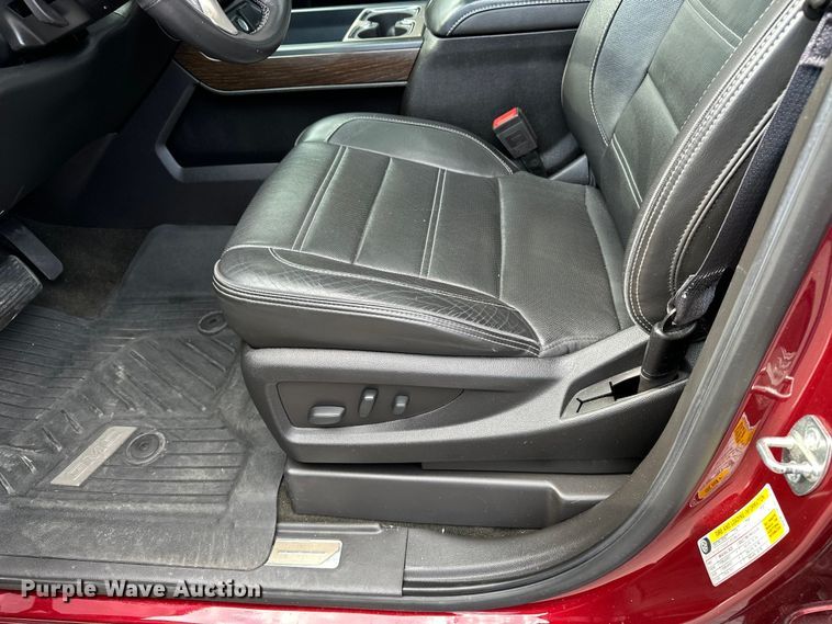 image for item OJ9934 2017 GMC Sierra 1500 Denali Crew Cab pickup truck