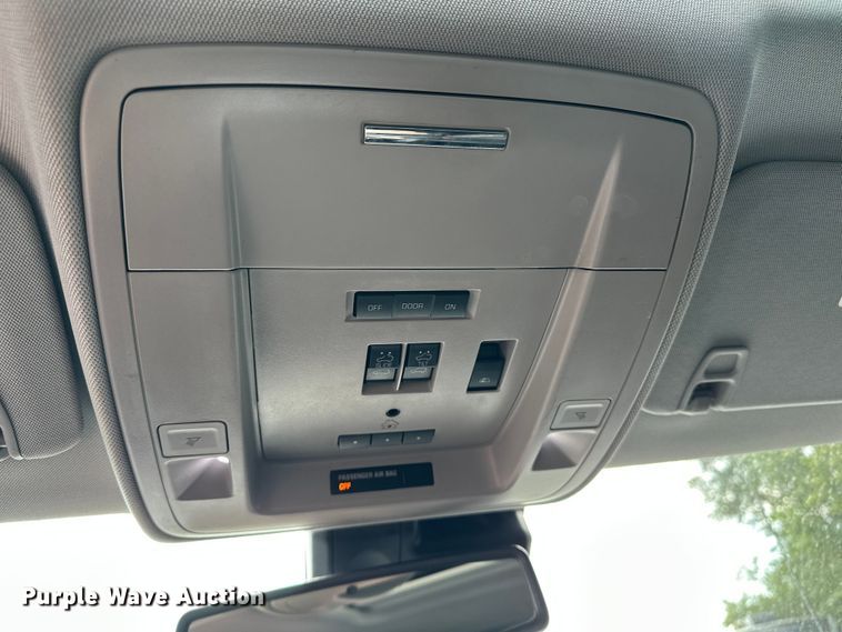 image for item OJ9934 2017 GMC Sierra 1500 Denali Crew Cab pickup truck