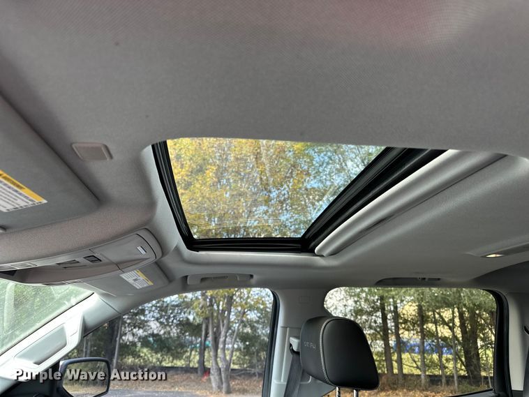 image for item OJ9934 2017 GMC Sierra 1500 Denali Crew Cab pickup truck