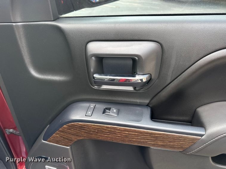 image for item OJ9934 2017 GMC Sierra 1500 Denali Crew Cab pickup truck