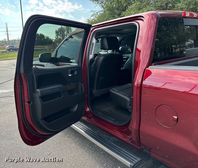 image for item OJ9934 2017 GMC Sierra 1500 Denali Crew Cab pickup truck