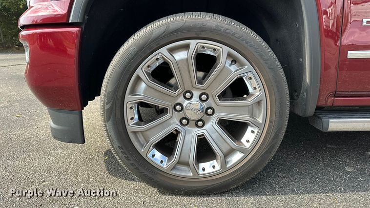 image for item OJ9934 2017 GMC Sierra 1500 Denali Crew Cab pickup truck