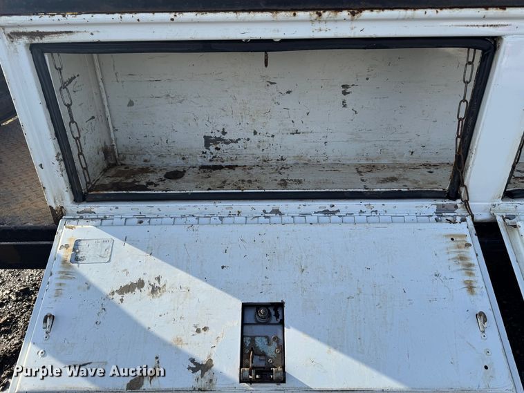 image for item YA1003 2015 Ford F550 Crew Cab flatbed truck