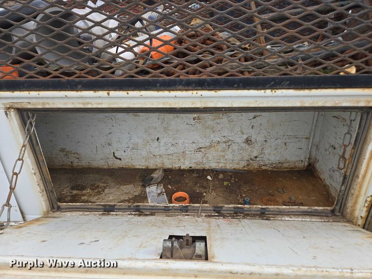 image for item YA1003 2015 Ford F550 Crew Cab flatbed truck