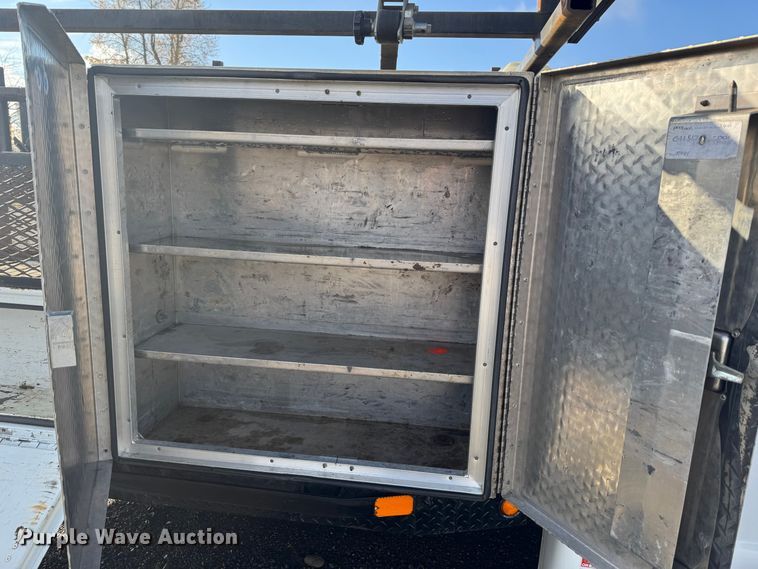 image for item YA1003 2015 Ford F550 Crew Cab flatbed truck