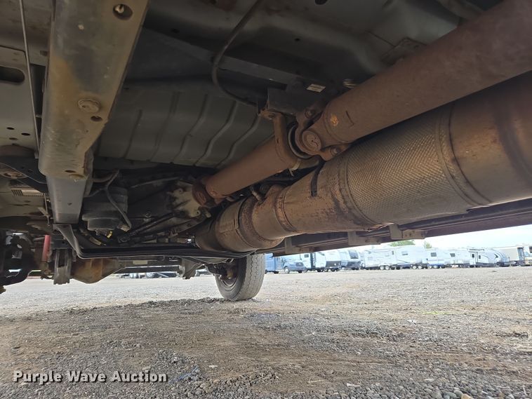 image for item YA1003 2015 Ford F550 Crew Cab flatbed truck