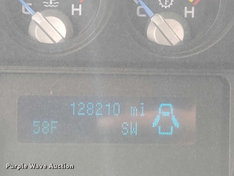 image for item YA1003 2015 Ford F550 Crew Cab flatbed truck