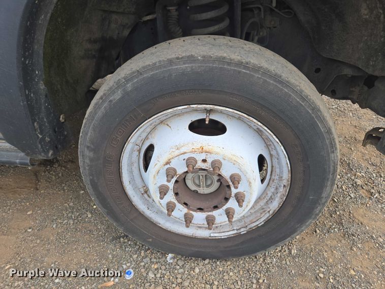 image for item YA1003 2015 Ford F550 Crew Cab flatbed truck