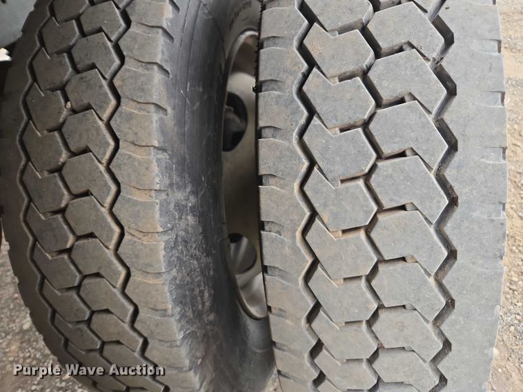 image for item YA1003 2015 Ford F550 Crew Cab flatbed truck