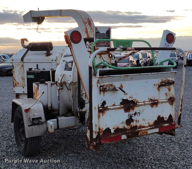 image for item YA1586 2007 Altec DC1217 wood chipper