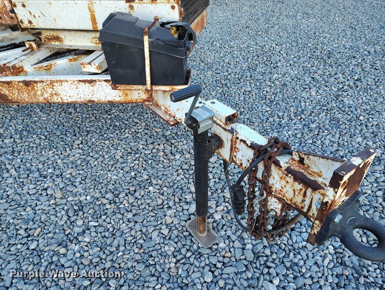 image for item YA1586 2007 Altec DC1217 wood chipper