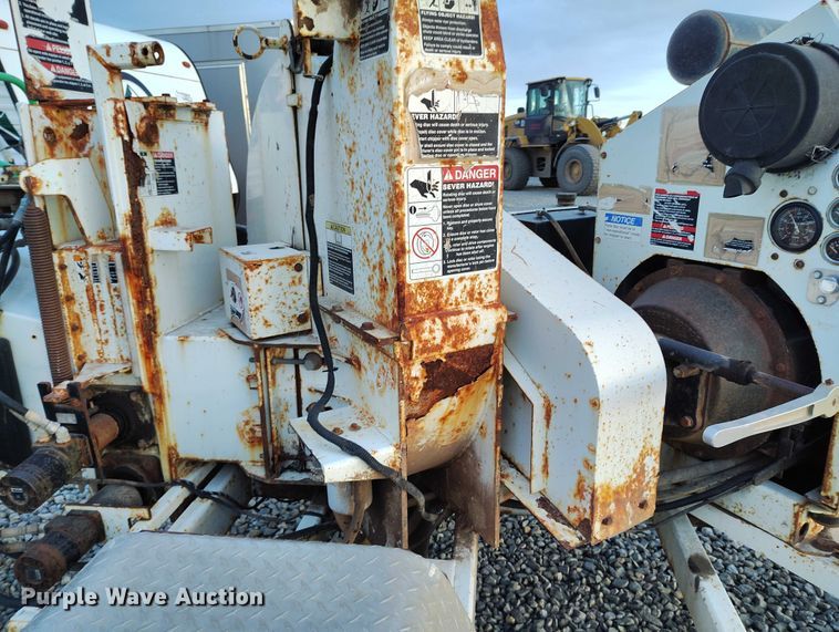 image for item YA1586 2007 Altec DC1217 wood chipper