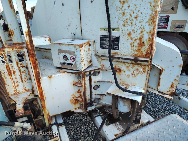 image for item YA1586 2007 Altec DC1217 wood chipper