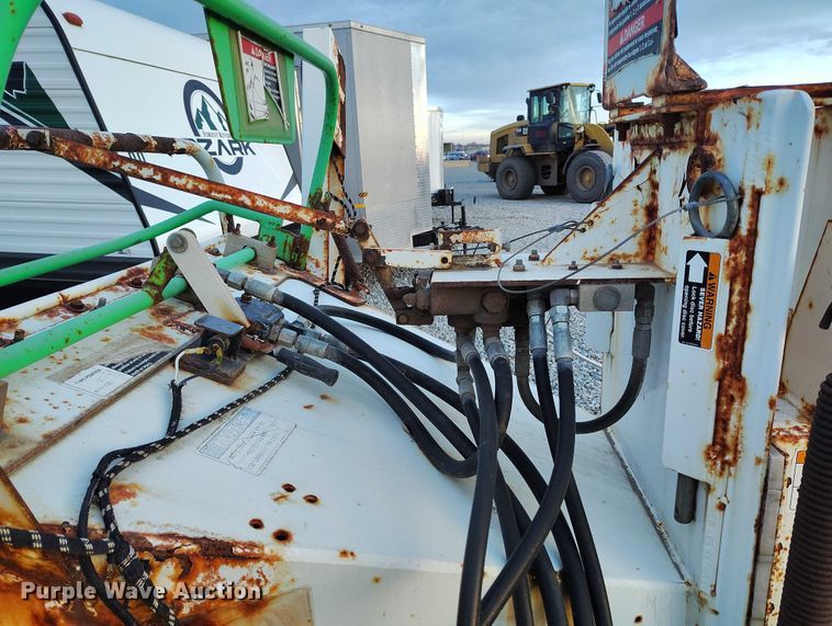 image for item YA1586 2007 Altec DC1217 wood chipper