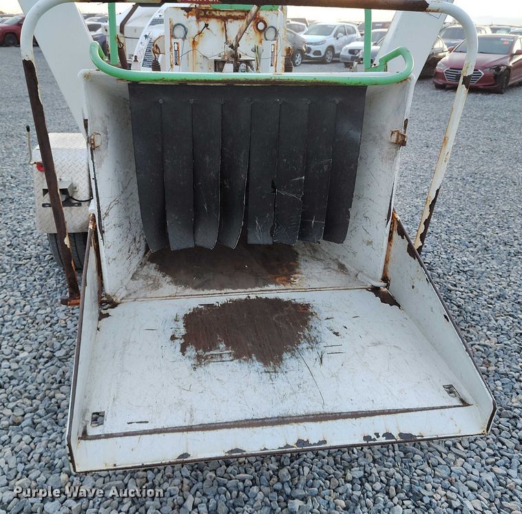 image for item YA1586 2007 Altec DC1217 wood chipper