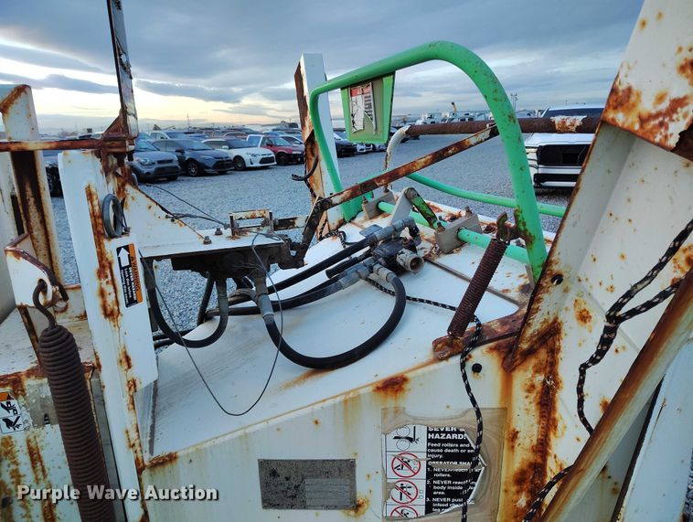 image for item YA1586 2007 Altec DC1217 wood chipper