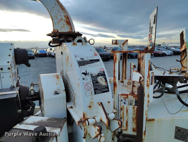 image for item YA1586 2007 Altec DC1217 wood chipper