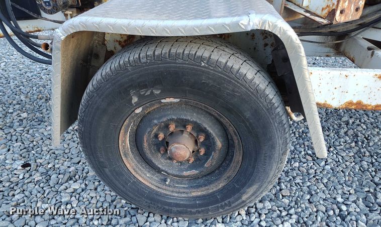 image for item YA1586 2007 Altec DC1217 wood chipper