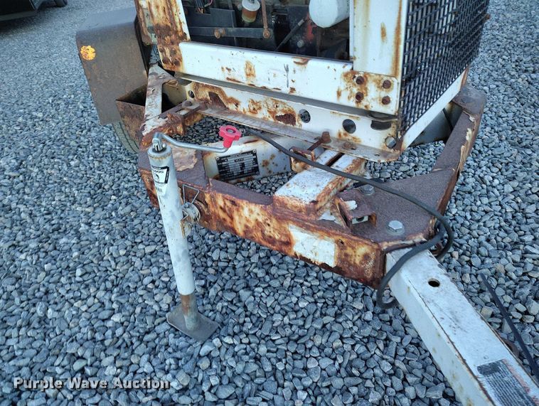 image for item YA1587 2013 Altec DC912A wood chipper