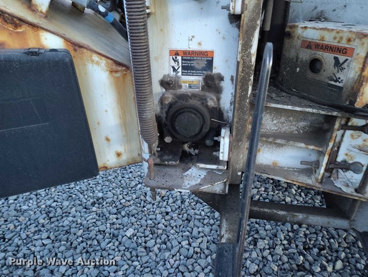 image for item YA1587 2013 Altec DC912A wood chipper