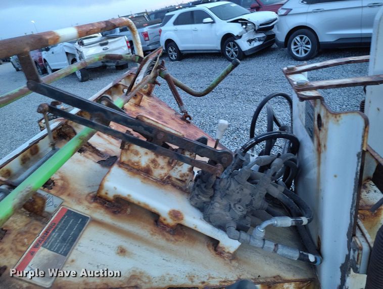 image for item YA1587 2013 Altec DC912A wood chipper