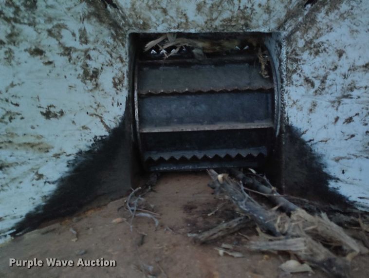 image for item YA1587 2013 Altec DC912A wood chipper