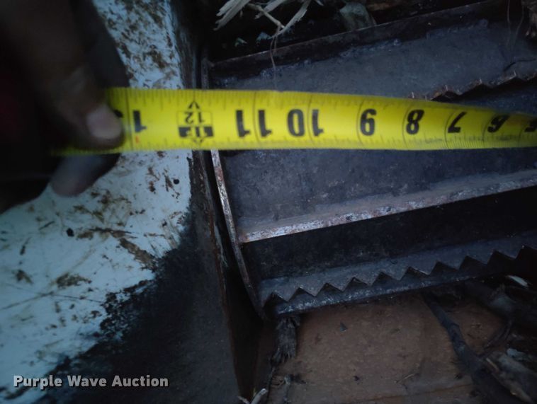 image for item YA1587 2013 Altec DC912A wood chipper