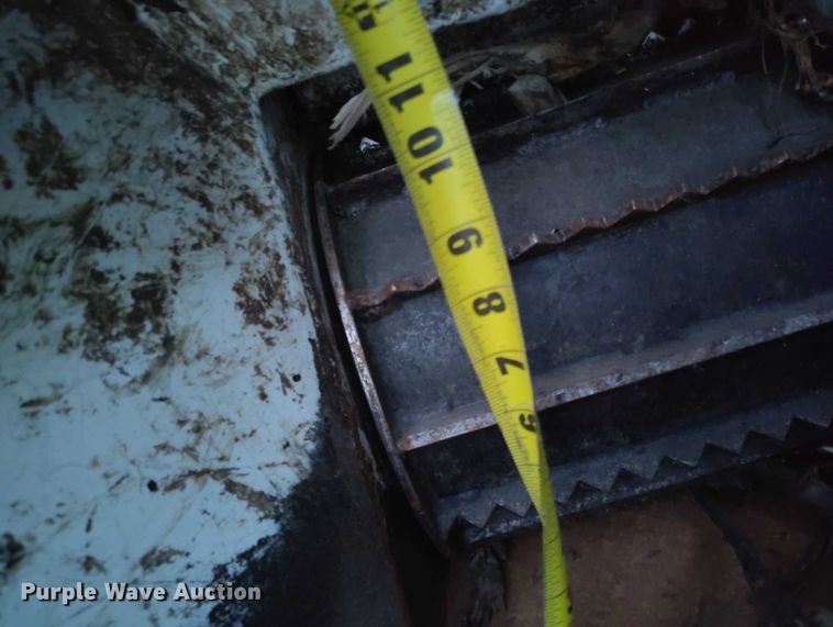 image for item YA1587 2013 Altec DC912A wood chipper