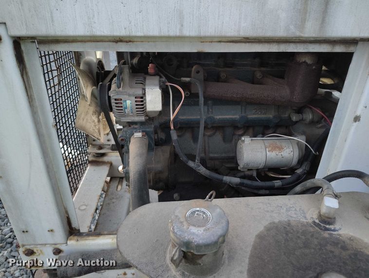 image for item YA1587 2013 Altec DC912A wood chipper