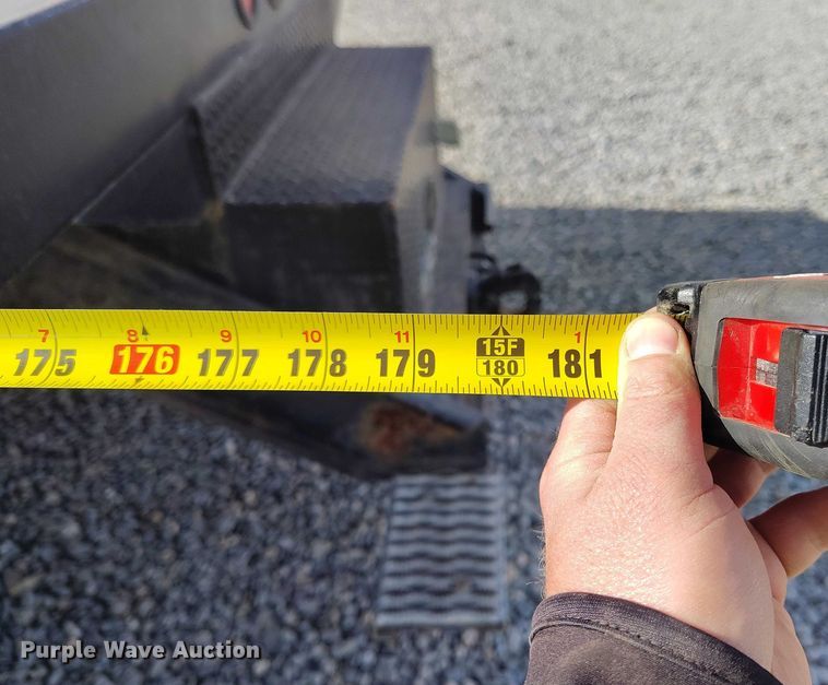 image for item YA1591 2004 Ford  F650 SuperCab flatbed truck