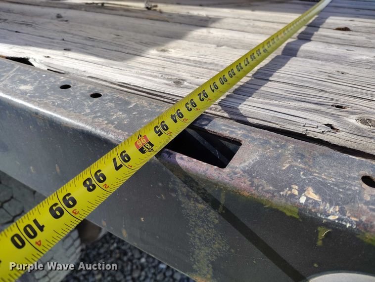 image for item YA1591 2004 Ford  F650 SuperCab flatbed truck