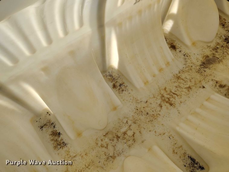 image for item YA1591 2004 Ford  F650 SuperCab flatbed truck